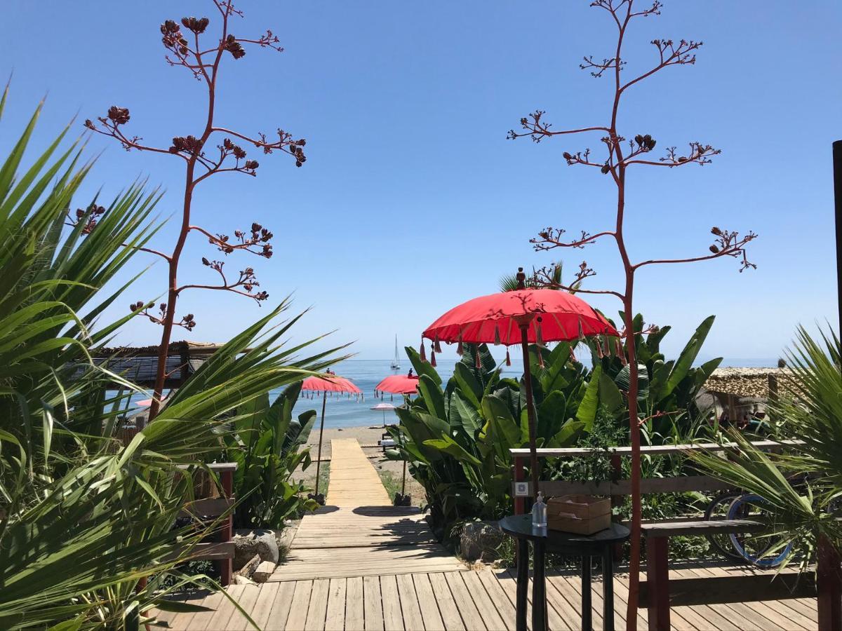 Marbella - Estepona Beach Frontline Apartment Bagian luar foto