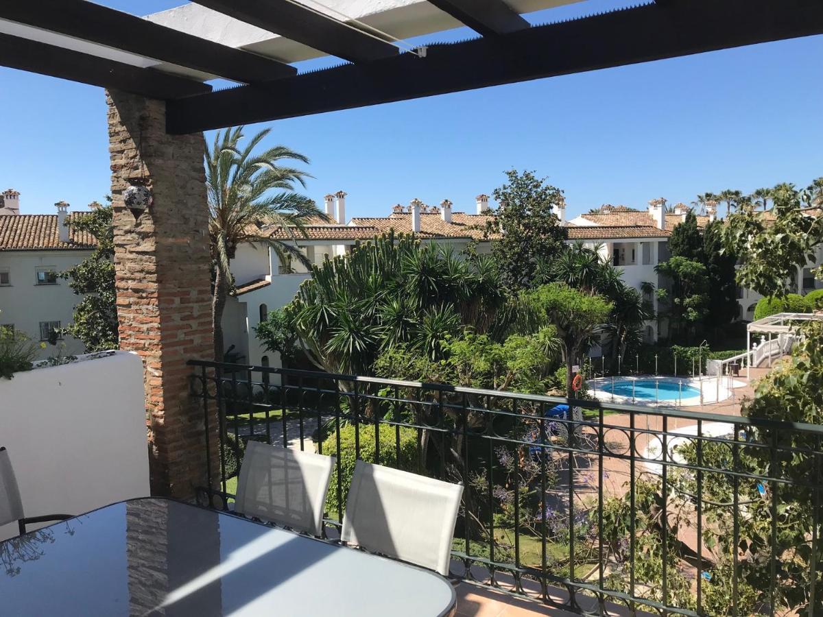 Marbella - Estepona Beach Frontline Apartment Bagian luar foto