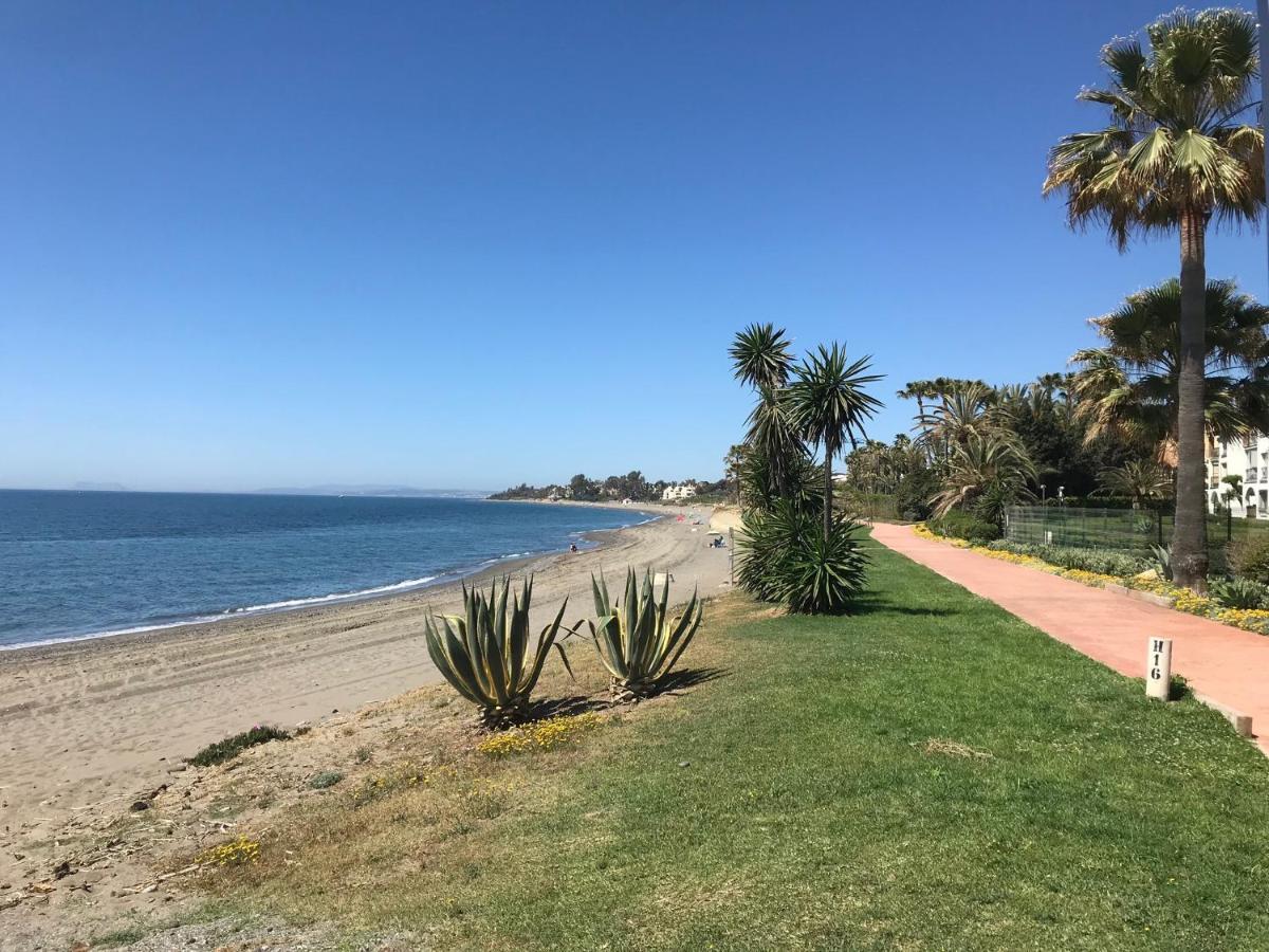 Marbella - Estepona Beach Frontline Apartment Bagian luar foto