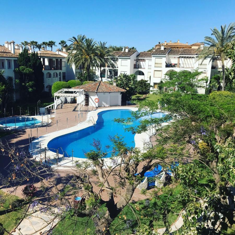 Marbella - Estepona Beach Frontline Apartment Bagian luar foto